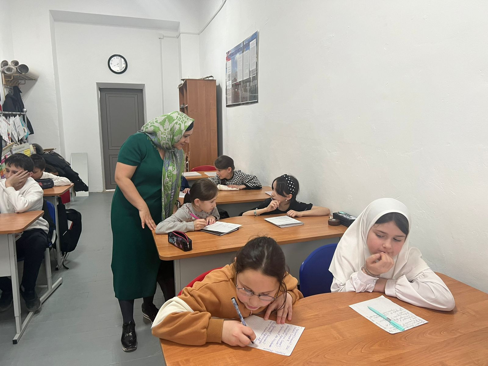 Специалист отделения семьи Муртазалиева Раисат, посетила СОШ 1 и провела беседу на тему "Скажи нет наркотикам".